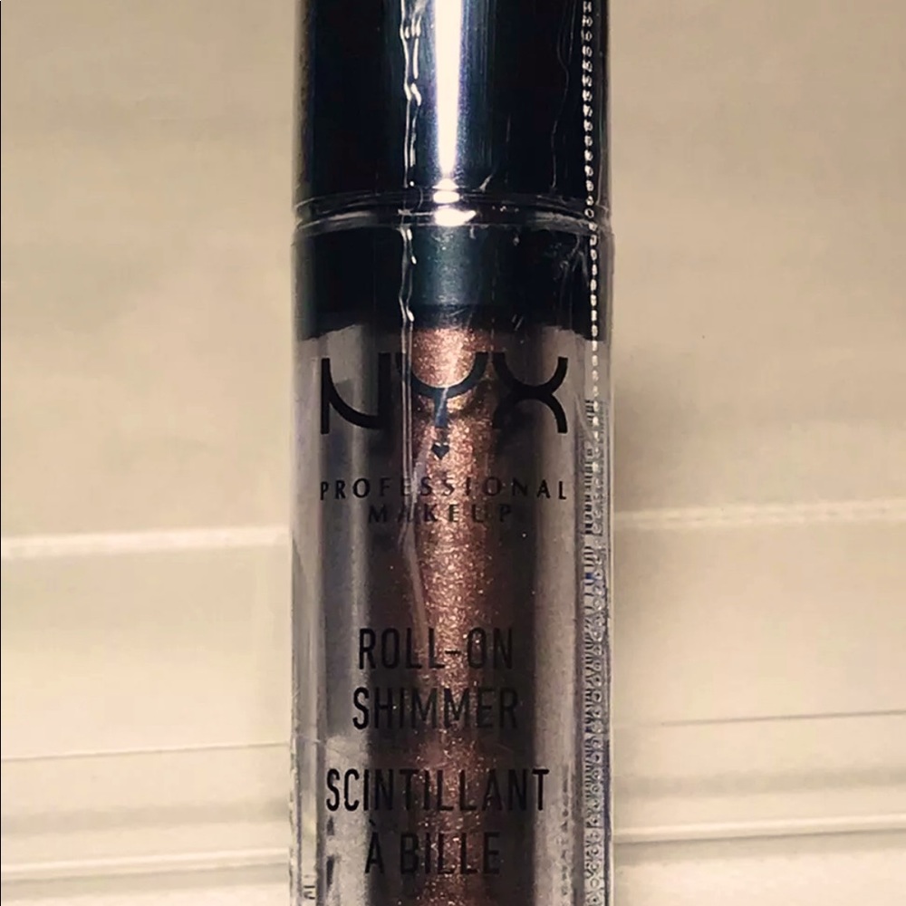 NYX Roll On Eye Shimmer -Color Chestnut - RES13